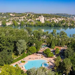 Camping Du Pont D'avignon Awinion